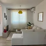 Apartman Cityscape 4- Gem *