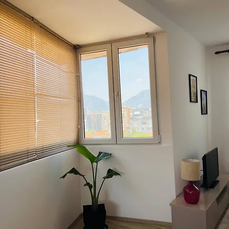 Apartment Cityscape 4- Gem *