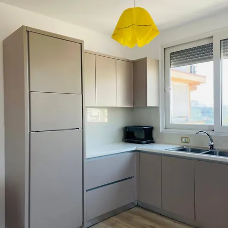 Apartment Cityscape 4- Gem *