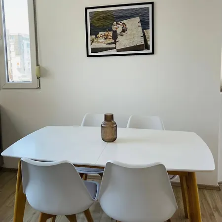 Cityscape 4- Gem Apartment