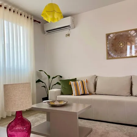Apartment Cityscape 4- Gem *